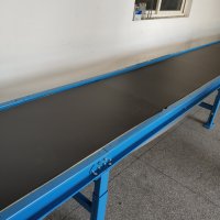 What is the difference in price of belt conveyor