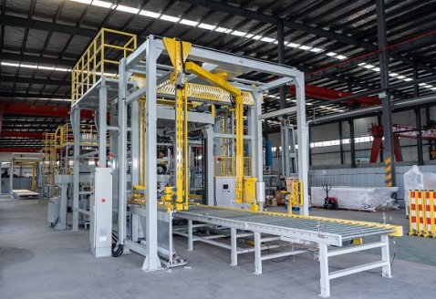 Rotary Arm Top Film Covering and Wrapping Integrated Machine